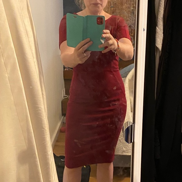 Fitted and sexy - Picture 2 of 2